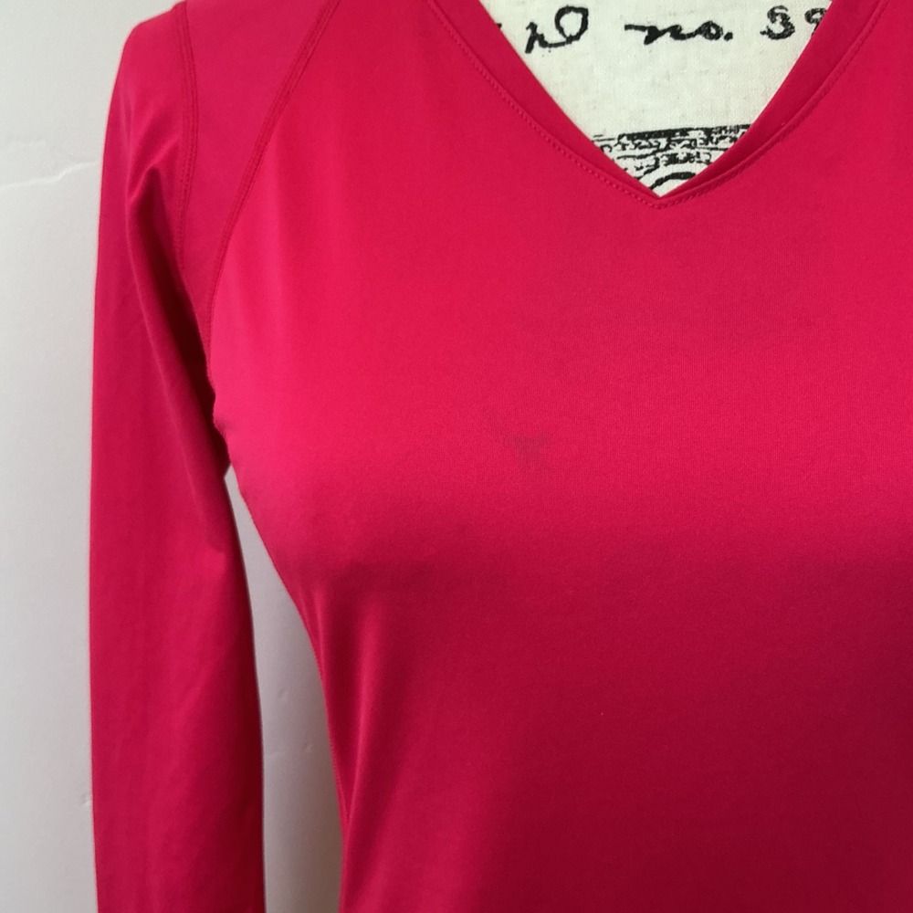 Mountain Hardwear Long Sleeve V-Neck Performance Shirt Women's XS Pink Athletic - Picture 3 of 6